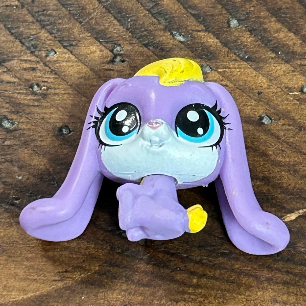 Littlest Pet Shop Mini-figure Cozy Snackers Purple Bunny‎